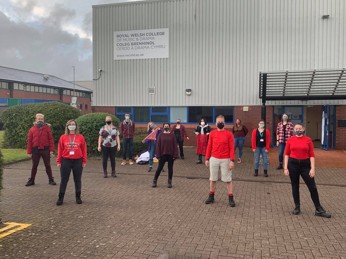 IanFrampton2's tweet photo. MA Stage and Event Management students @RWCMD in solidarity with the Global Day of Action #WeMakeEvents https://t.co/rFUm1tcgW7