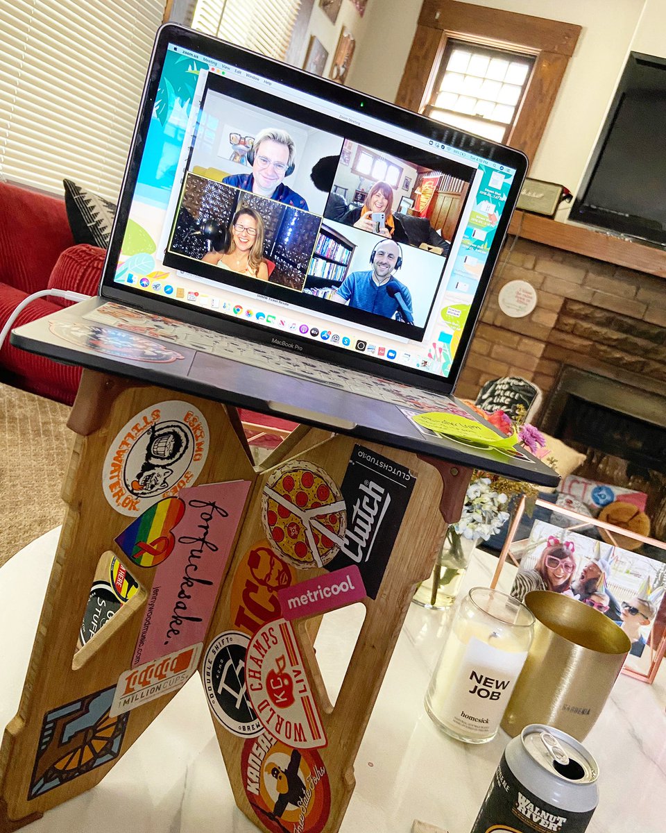getxstand's tweet photo. Happy #InternationalPodcastDay! Featured here is the setup for a recording of @MakeAMarketer, captured by co-host @jencoleICT (me!) 🎙
Do you use an X-Stand in your setup? Make sure to tag us when you do! 😁👩🏻💻
#getxstand #workfromeverywhere https://t.co/U7wuthXDUy