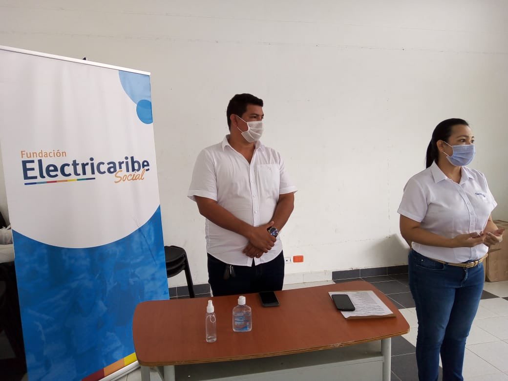 ElectricaribeSA's tweet photo. Con la presencia del Alcalde Municipal, Gerente de la Ese, líderes y nuestro equipo de trabajo hacemos entrega de insumos por 114 millones al hospital de Puebloviejo y tres centros asistenciales en Tasajera y San Juan de Palo Prieto en #Magdalena. https://t.co/uzz9Du9iHS