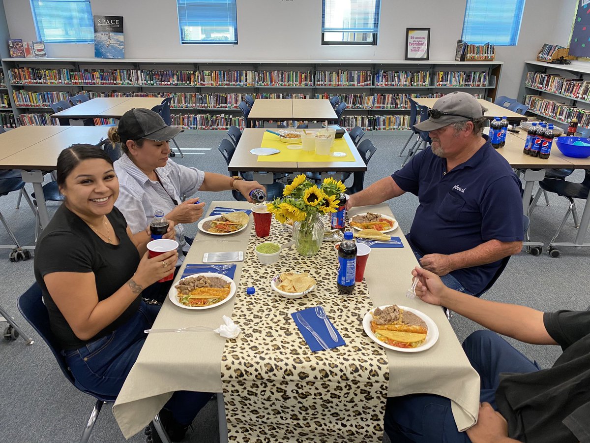 warrenwildcats's tweet photo. Friday is National Custodian Day, but we are celebrating this amazing custodial crew today. Thanks for all you do!!! https://t.co/eSSyizcjxb