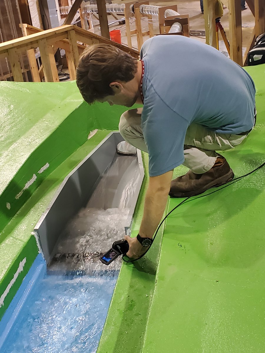 ArmyERDC's tweet photo. Jeremy Sharp with #CHLab uses virtual tech to discuss modification to the Rough River model with sponsors from @LouisvilleUSACE https://t.co/zJEz0NW4nK