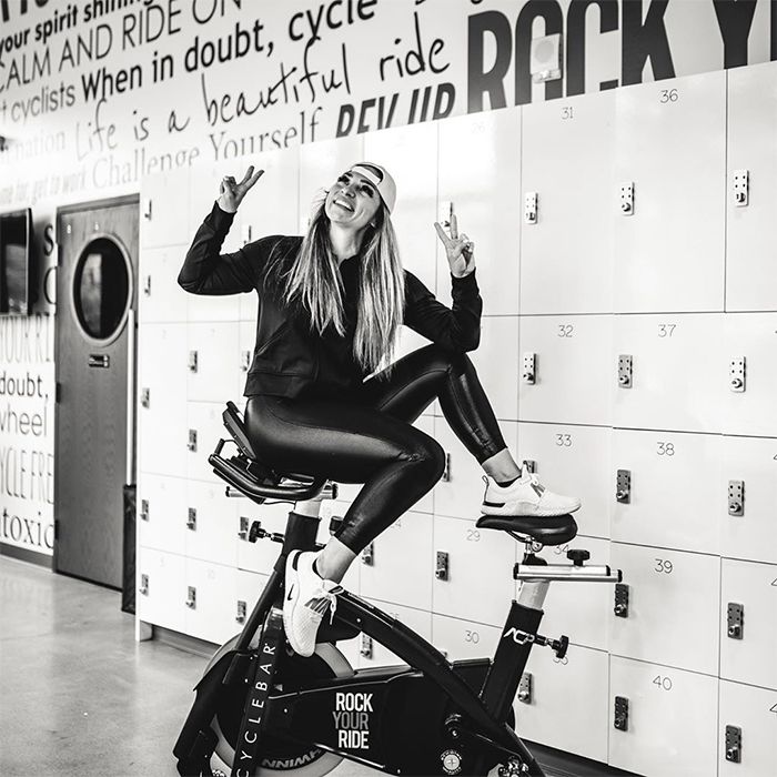 keyless_co's tweet photo. Nothing but smiles for the Keyless1 lock! Securely and easily lock up your belongings and get ready to crush it in class at CycleBar. #keylessco #keyless1 #cyclebar https://t.co/uyVJu4FGnH