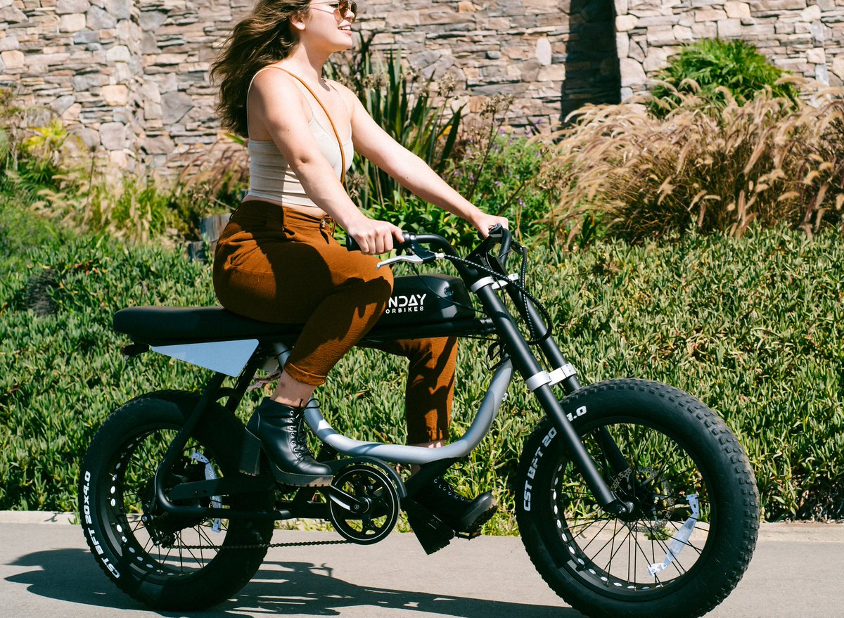 Throttle purists, don't fight it: thanks to the Anza, pedal-assist is starting to look cool! #RideElectric mondaymotorbikes.com/anza