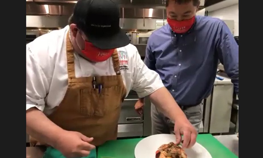 Someone certainly has the cooking bug! At the end of a full day of brain dates, <a href="/EChou_Niagara/">EChou ECDEV Niagara Region Canada</a> jumped into the kitchen with Chef James Price @sccniagara to plate a bed of tomatoes, beets and ricotta topped with pickled fennel and sauteed Ontario shrimp. #pcma #braindate