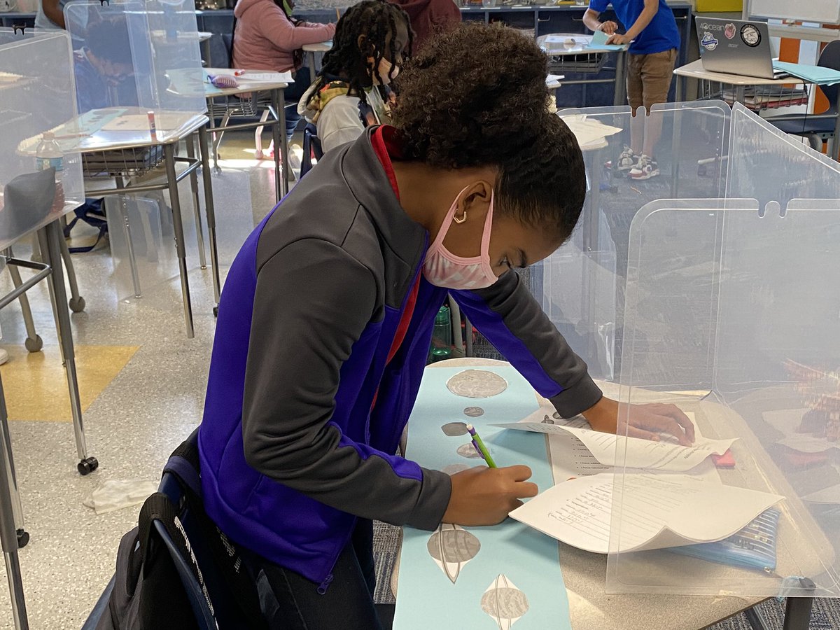 Keywest171's tweet photo. Using our research to make a model showing the sequential order of the objects in our solar system. @WestsideVCS @ElemSci https://t.co/D5p0v19Y8P