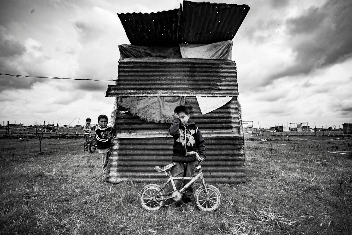 #Ahora #Tuitazo 

Sumate a #NiDesalojoNiRepresionEnGuernica 

Hace minutos la fiscalía pidió el desalojo inmediato, la defensa 90 días y el gobierno de la provincia 15 días.
Mientras tanto más de 2.500 familias esperan sin saber cuál será su futuro.