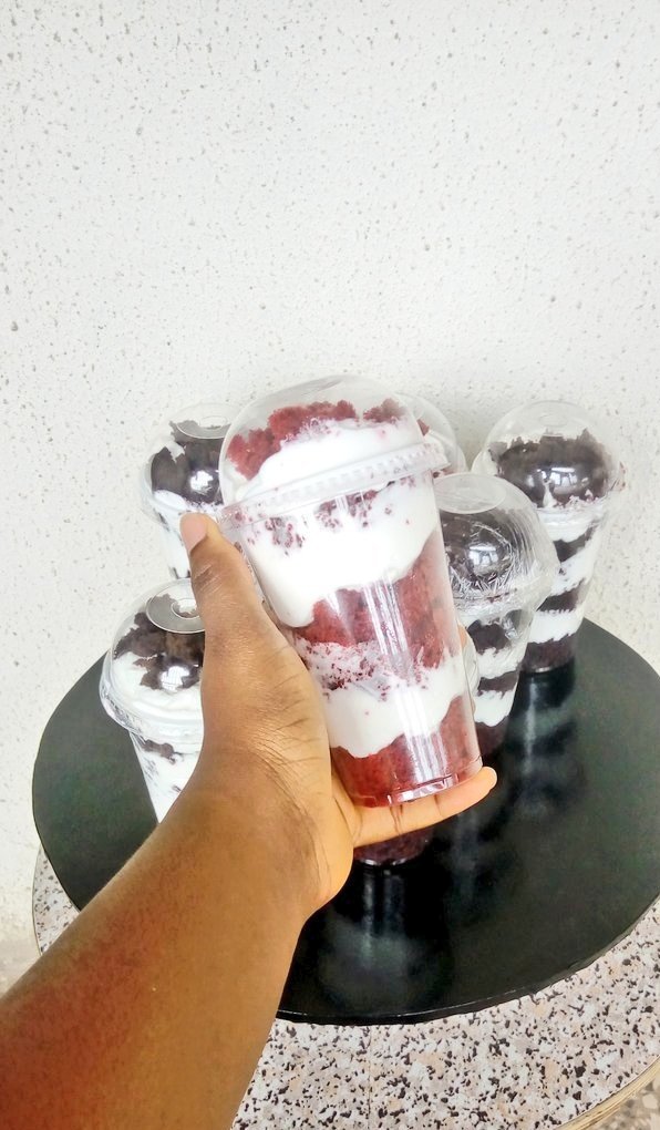 IndigoBakebar's tweet photo. New product alert guysss 💃💃💃
.
Introducing our CAKE PARFAIT.
.
CONTENT: red velvet or chocolate cake layered with whipped cream.
.
A cup goes for #1500 only
.
Strictly 24hrs pre-order and delivery option is available.
.
KINDLY RETWEET. I'm sure my customer is on your timeline https://t.co/3qC6f20f7h