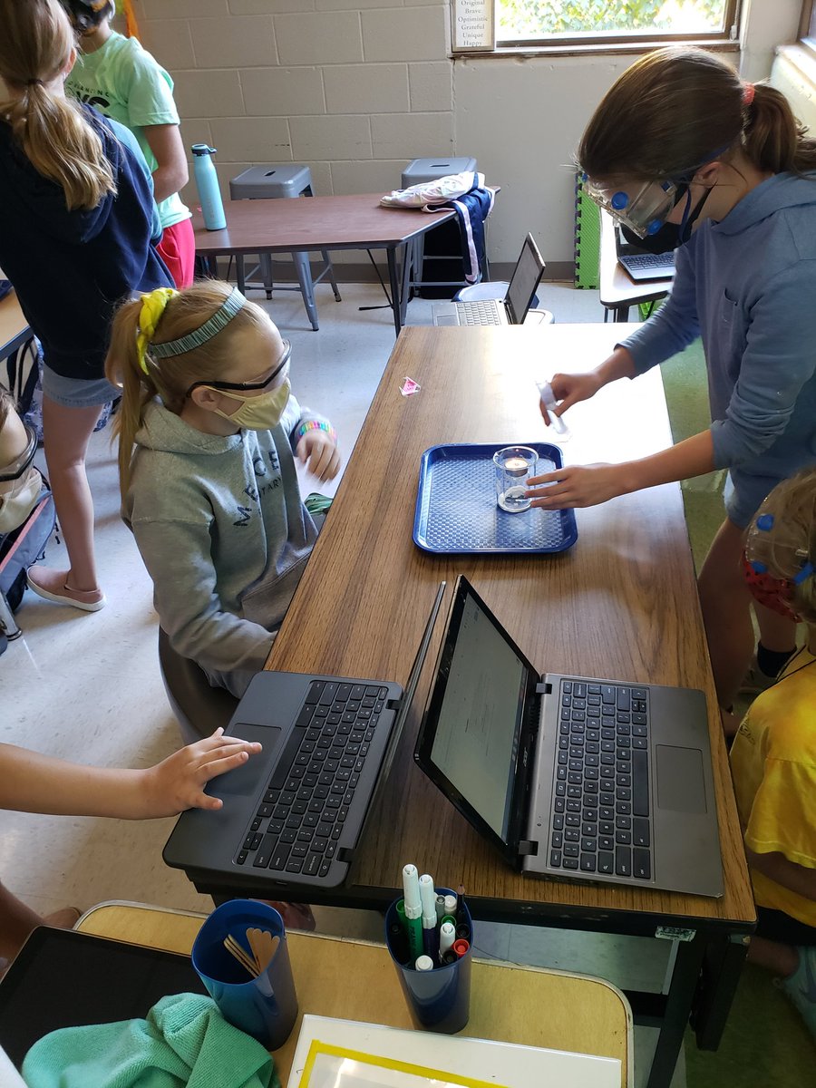 goldstemteacher's tweet photo. #sixthgradescience is off to a great start diving into the nature of science to kick off the year!
#WeareFHSD #iteachsixth #sixths #teachingscience https://t.co/5zLzfytvZ7