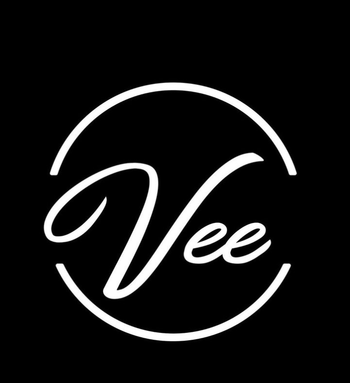 bianca_aguwa's tweet photo. Wahala for who no Sabi this name @veeiye
#IconsForVee #VeeMoney #UnbreakableVee https://t.co/zDONVgeWal