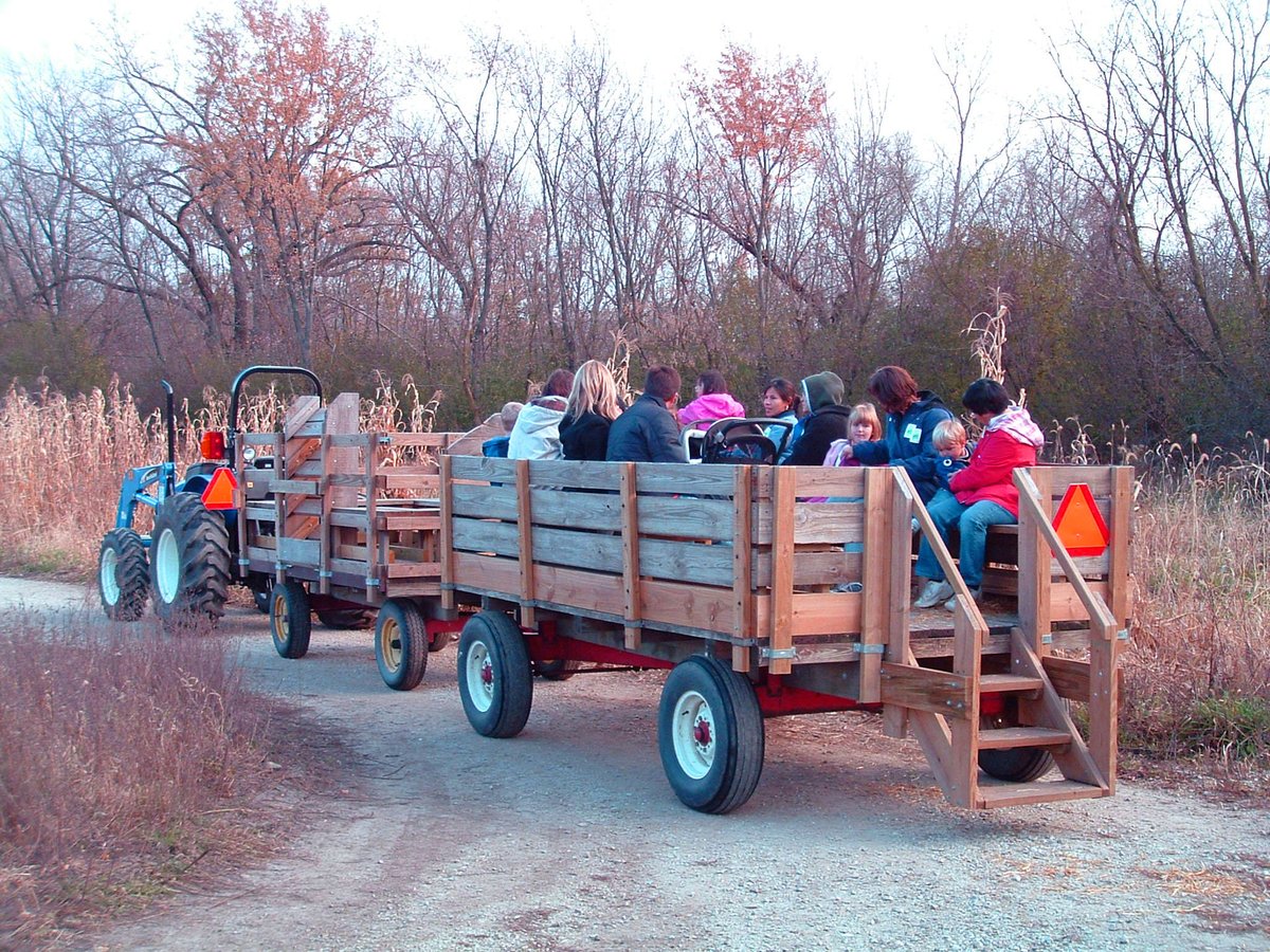 SchaumburgParks's tweet photo. Take in the #scenery and the fall colors on our open-air Fall Color Scenic Wagon Rides, offered every Saturday at Spring Valley from 12:15 p.m.-2:15 p.m. during October. Learn more: https://t.co/aDE9N5WqVc
#wagonrides #fall #fallcolors #schaumburg #springvalley https://t.co/kXu1OSaiwG