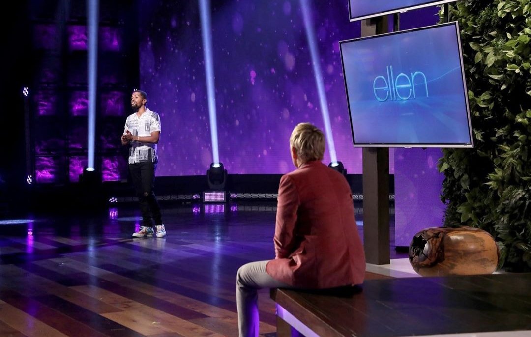 BRANDON LEAKE at <a href="/TheEllenShow/">The Ellen Show</a> conveys a spoken word about #BreonnaTaylor 

#brandonleake #brandonleakepoetry #spokenword #agt #goldenbuzzer #poet #poetry #theellenshow