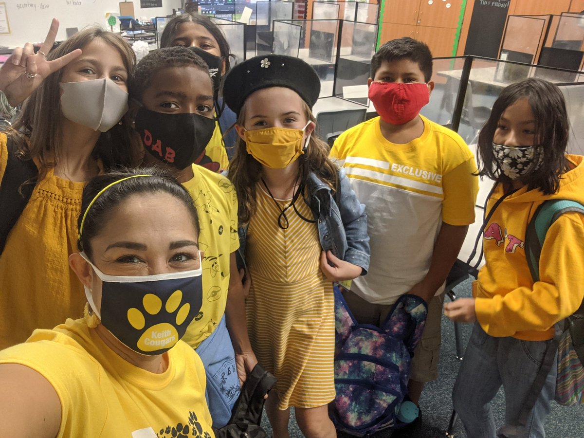 CatherineKE2019's tweet photo. Supporting Cancer Awareness here @CFISDKeith 💛🙏 https://t.co/9pQRymqCa3