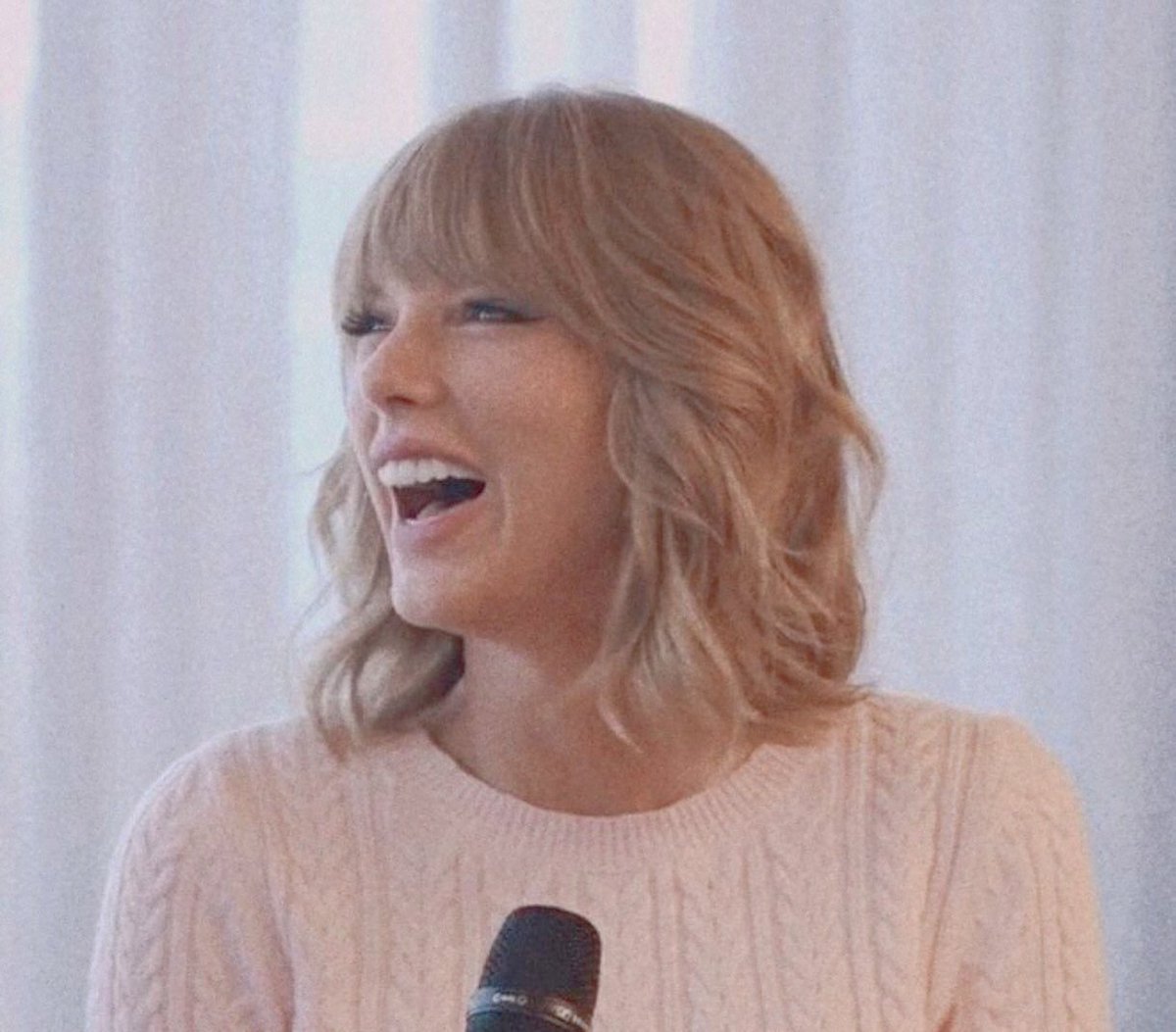 if you& #39;re missing taylor swift open this