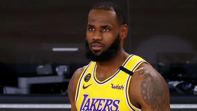 thehill's tweet image. LeBron James recruits 10,000 poll volunteers to assist in Black districts in Cleveland, Detroit and Philadelphia hill.cm/yMritb6