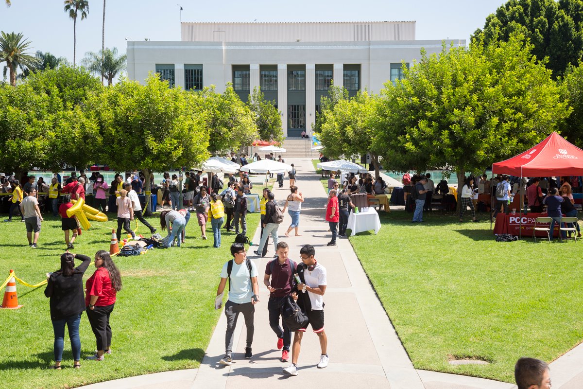 CalCommColleges's tweet image. With a laser-like focus on giving all students the tools they need to succeed, Pasadena City College demonstrates strong retention &amp;amp; degree completion rates &amp;amp; offers a high-quality learning environment. 

#DrJohnWRiceAwards #StudentSuccess #GuidedPathways @PCCLancers