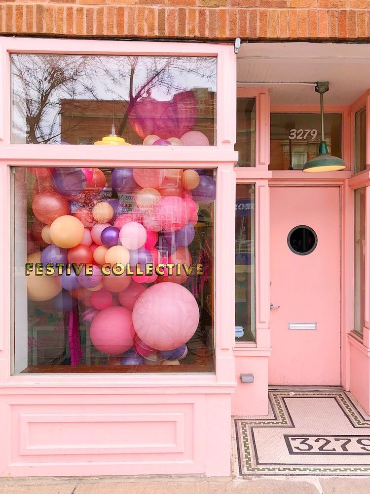 — 11.30 NZTnext stop is balloon, confetti and tumblr light.. Balloon Bar