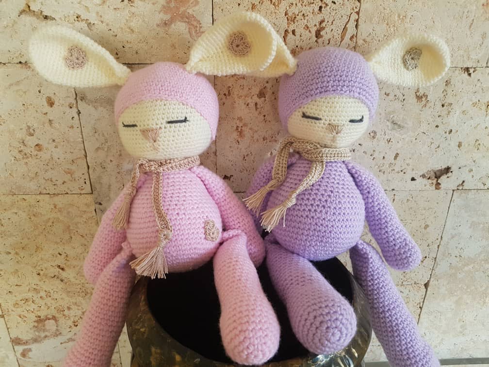 Stirlingsgs's tweet image. Mi mamá está vendiendo estos peluchitos que hace con mucho amor, esta triste porque solo ha vendido uno. Me ayudan a que los venda? 
Esta en nueva barcelona ♥️🐻 y tiene cuenta en Instagram @kitycrochet