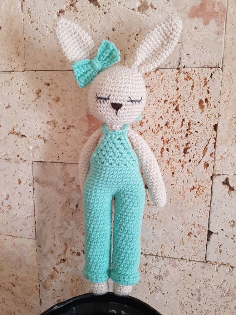 Stirlingsgs's tweet image. Mi mamá está vendiendo estos peluchitos que hace con mucho amor, esta triste porque solo ha vendido uno. Me ayudan a que los venda? 
Esta en nueva barcelona ♥️🐻 y tiene cuenta en Instagram @kitycrochet