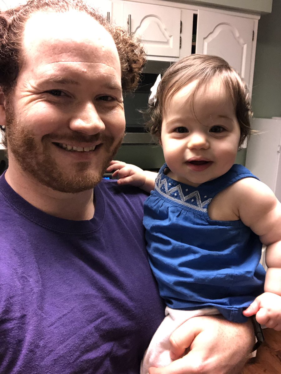 ejalpern's tweet image. Daddy in @Lakers purple.

Baby girl in @Dodgers blue.

We’re ready! #BeatTheHeat! #BeatMilwaukee!