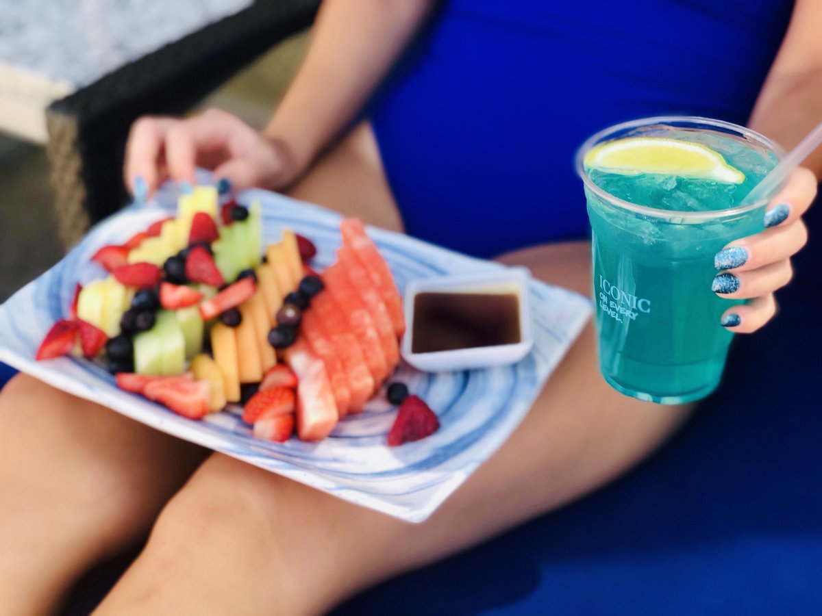 stratvegas's tweet photo. Soaking up the rest of summer at #ElationPool. https://t.co/doSiqMINfG