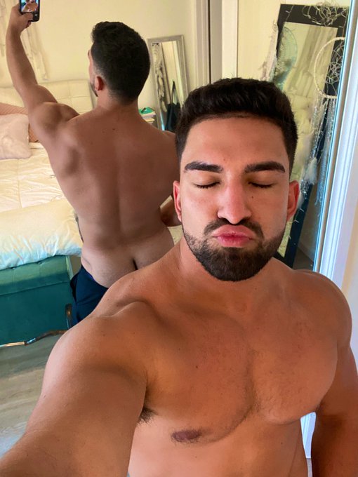 😘 💋 💄   Love being a hoe https://t.co/FOINOQUYai