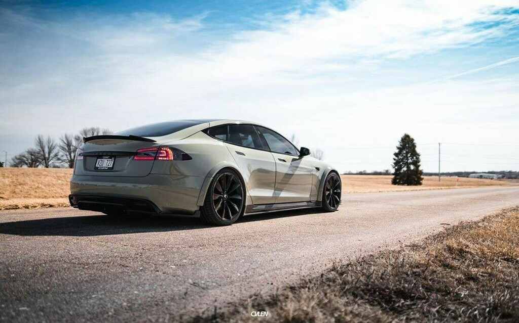 The Tesla Hub tweet media