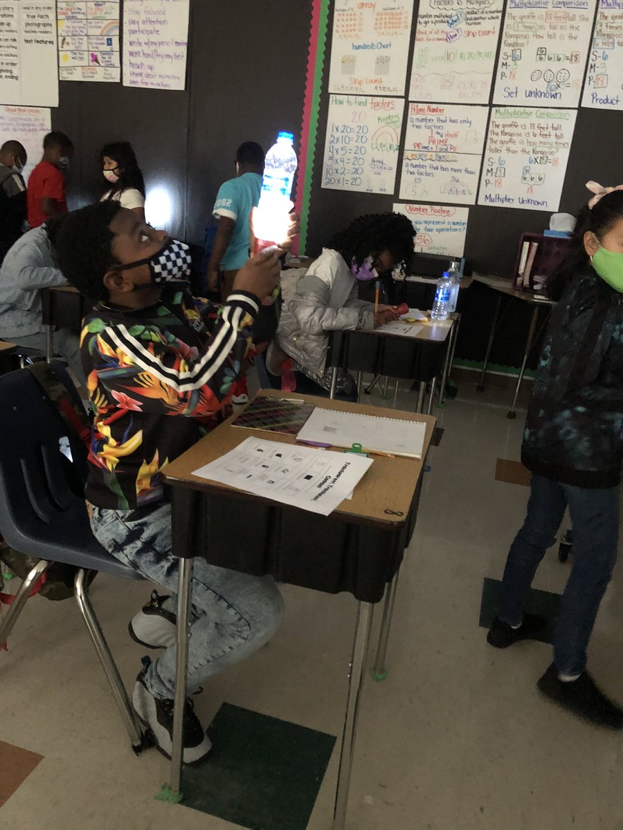 mnation83's tweet photo. Exploring light energy today! @HCPSJackson @HillsboroughSch https://t.co/ibl4AkrKAw