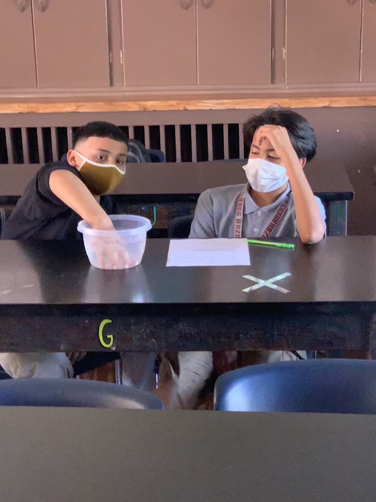 clague_courtney's tweet image. 7th grade scientists investigating how ice cold water effects the human body and homeostasis @hoggtylerisd #7science #homeostasis #investigators