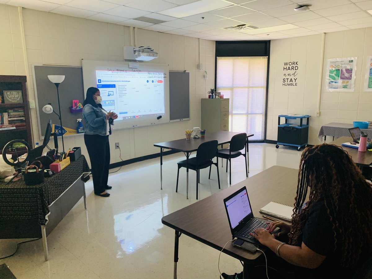 MrsDelaney101's tweet photo. Facilitated an awesome simulated #SimultaneousInstruction PLC today with the @BearCreekMS ELA Department using @DiscoveryEdβs Spiral platform! Such a great experience for teachers to practice learning like our students! #AllBearCreek @PrincipalFelipe @brianking105 @FCSliteracy https://t.co/ABZGhmDQwW