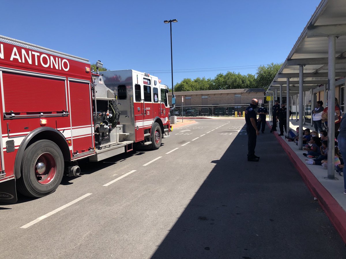 jostPV's tweet photo. PreK enjoyed a visit from our neighborhood firefighters! #pvlionpride #ECProud https://t.co/ix6TmPxdG2