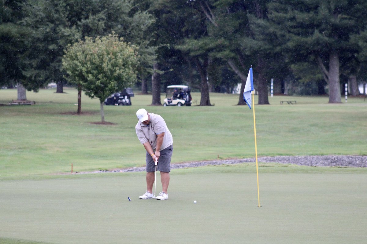 hopehousebg's tweet image. Thank you to everyone who braved the rain to join us for the 10th Annual #SwingForHope! Because of the generosity of our sponsors, golfers, and donors, we raised nearly $43,000 in support of our ministries!