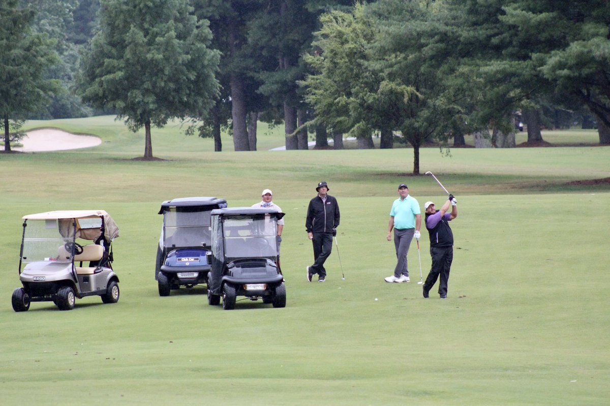 hopehousebg's tweet image. Thank you to everyone who braved the rain to join us for the 10th Annual #SwingForHope! Because of the generosity of our sponsors, golfers, and donors, we raised nearly $43,000 in support of our ministries!