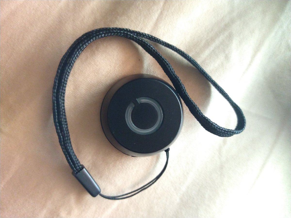 KZphotograph's tweet photo. Mi amada me regaló mi #selfiering para futuros proyectos 🤳⭕! Nítido!! Con todo y #BluetoothShooter Solo tengo un problema por resolver... Ideas, colegas?? https://t.co/kfWSpz5PDH