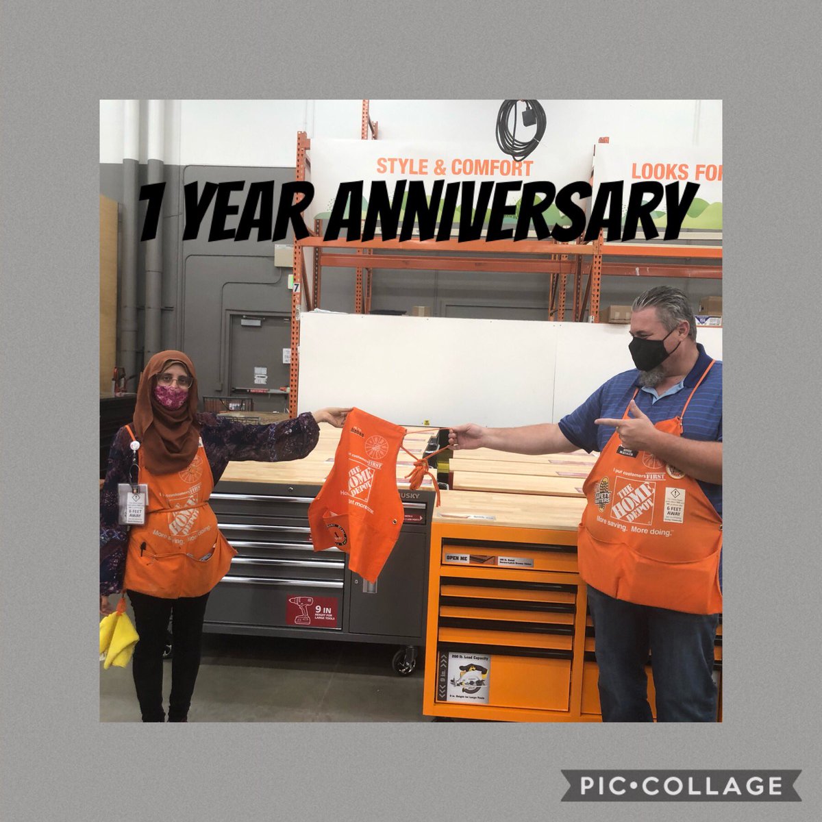 yazmincc20's tweet photo. SM Vern presenting longevity Apron to Nabaa she always provide great customer service and have a great engagement helping Front End #THD0441 π @VernonDay9 @THD_Stephanie @rebekahford05 @DHRM_mjackson @fredliv40 https://t.co/quR7VEnldE