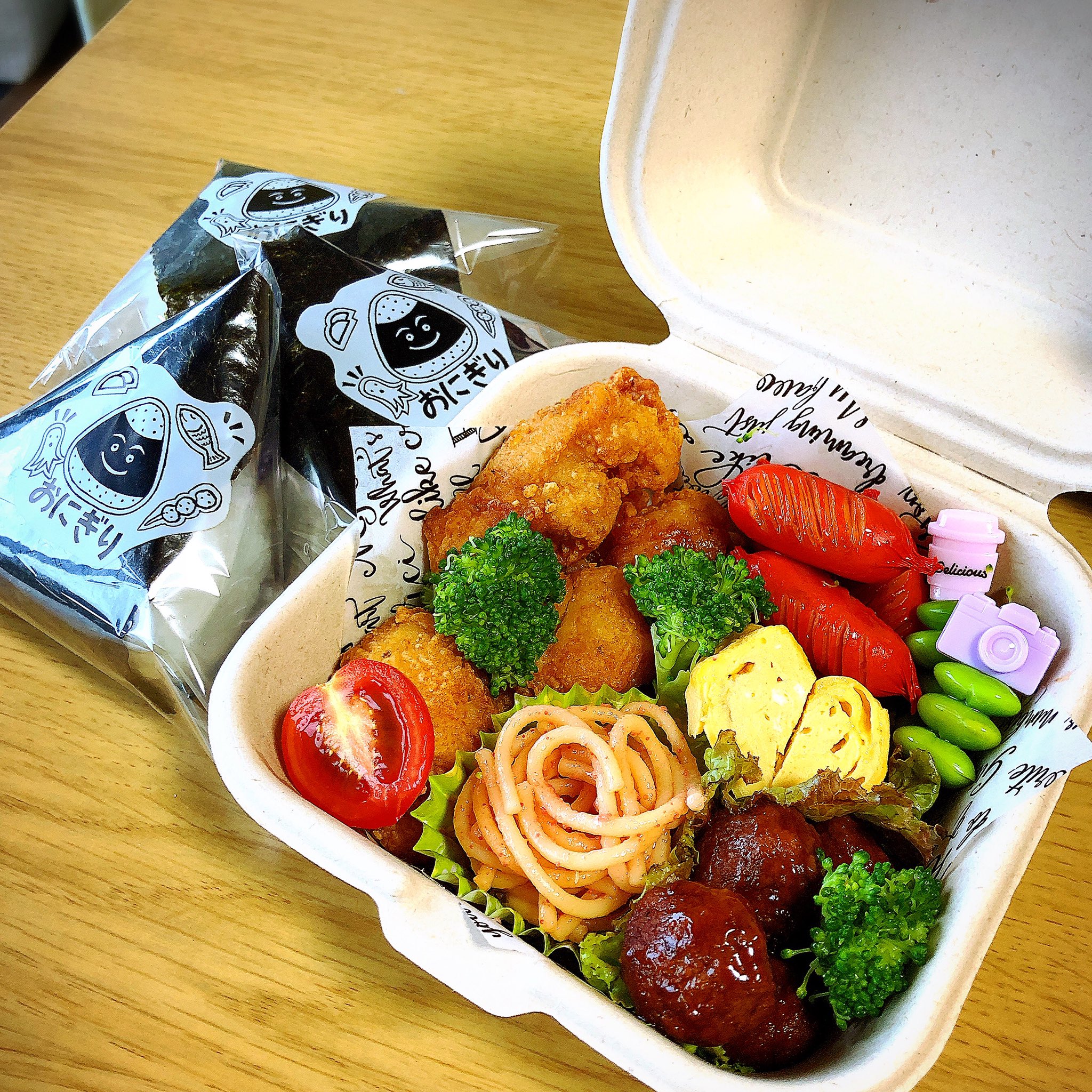 あい 아이 Al Twitter おはようございます 小5女子の遠足弁当 雨です 先週雨で延期になったのに雨です ココ最近ずっと秋晴れで過ごしやすかったのに 明日は晴れなのになんで今日だけーー せめてお弁当楽しく食べてね 弁当 お弁当 娘弁当 小学生弁当