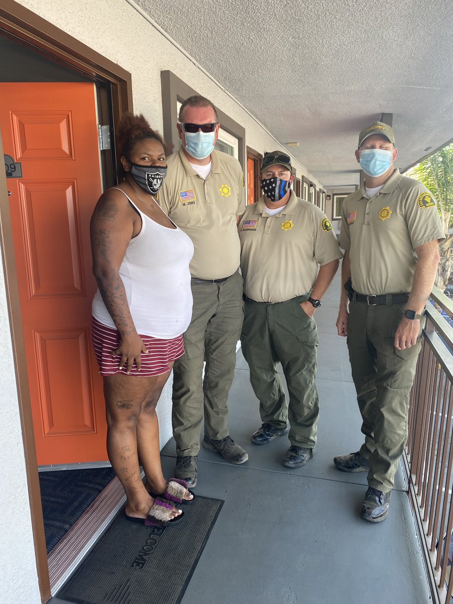 SBCSDHOPE's tweet photo. Today with a generous donation we were able to pay for this mother and 4 children to be in a motel and off the streets! They will be connected to a provider for assistance! This also led us to our 2000th person housed!!!!! Thank you to our donor!! https://t.co/cBv3cWcgNz