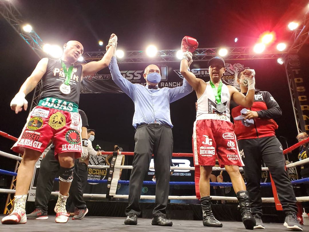 Toscano_Boxing's tweet photo. Medina vs Gonzalez
.
.
Saturday September 5th we had the honor of presenting the return of 2 icons and retired world champions in a 3 round exhibition match https://t.co/KaMLyXf3lh