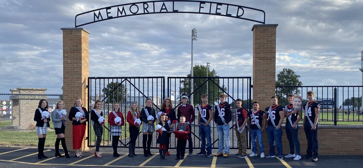 SpencervilleSC's tweet photo. Congratulations to 2020 Homecoming Queen Dylan Wierwille, King Dominic Adkins and our court! https://t.co/0GP3AyAD8o