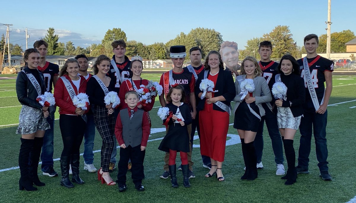 SpencervilleSC's tweet photo. Congratulations to 2020 Homecoming Queen Dylan Wierwille, King Dominic Adkins and our court! https://t.co/0GP3AyAD8o