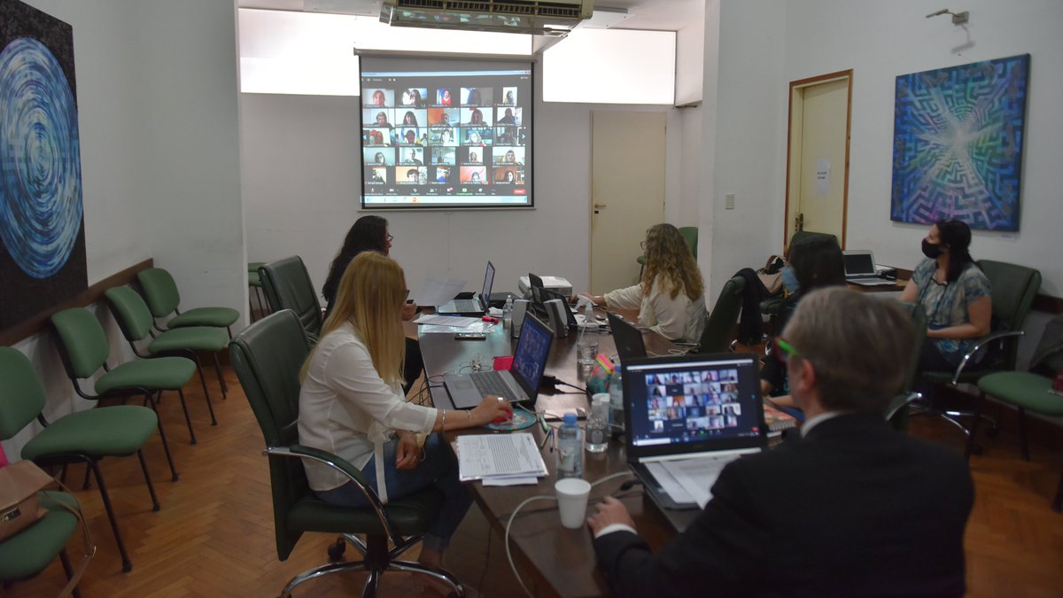 BAeducacion's tweet photo. Se realizaron los primeros actos de promoción en el que 16 merituados/as de las regiones educativas 17 y 23 asumieron sus cargos de Directivos/as Titulares de escuelas primarias. El acceso se dio por medio del concurso de títulos, antecedentes y oposición iniciado en el año 2018. https://t.co/0SDCc3HMip
