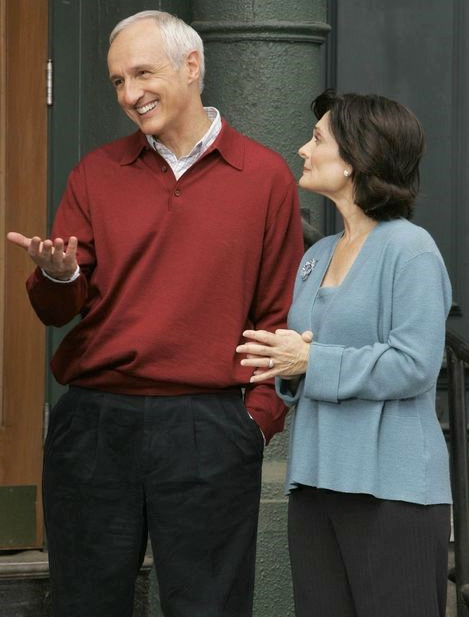 Fun fact: Alex P. Keaton and Ted Mosby have the same father: Michael Gross. #HIMYM S2E3