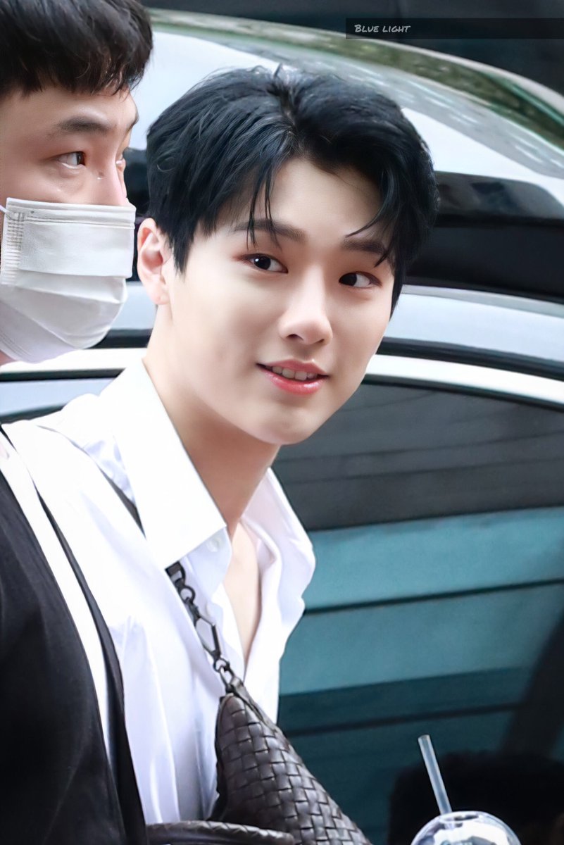 bluelight_85's tweet photo. 즐거운 추석 보내세요🌝 中秋 国庆 快乐 !

#조승연 #CHOSEUNGYOUN #SEUNGYOUN #チョスンヨン #WOODZ https://t.co/CIBtK3pKhY