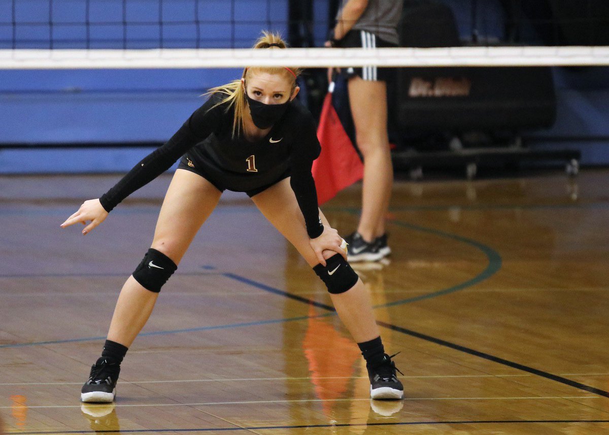 SalpointeVB's tweet photo. 🚨 GAME DAY 🚨
🆚 @MesquiteVball 
📍 @SalpointeLancer 
🏠 Kalil Gymnasium
⌚️ Varsity - 6:00PM
⏱ JV - 5:00PM
⏰ Freshman - 4:00PM
📺 https://t.co/8OS223I6Up 
📸 @AndyMorales8 

#SalpointeVB #LancerNation https://t.co/o82SxTKbbE