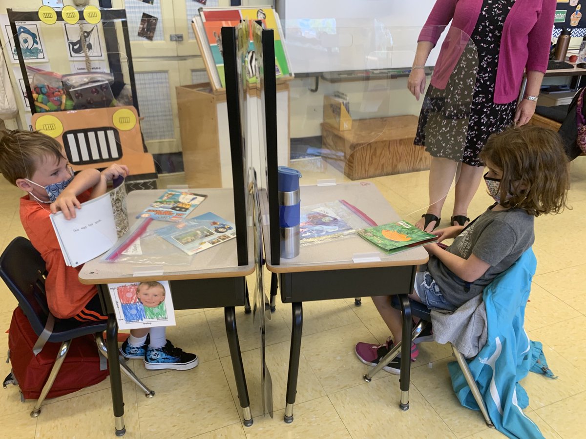 nesposito1229's tweet photo. We drove our Jeeps to do buddy share during reading centers ⁦@jmcgahan31⁩ https://t.co/iwthEpzH6n