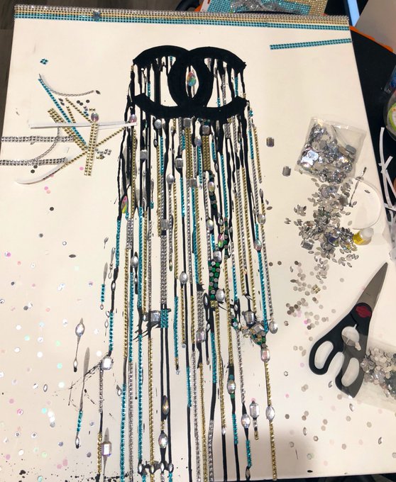 MY PERSONAL CREATIVE THERAPY👩&zwj;🎨  The💎PAINTING🖼I&rsquo;ve been working on this whole month that taken me 6yrs<a href="/tag/teamcyrusxxx"class="tags"><span>#teamcyrusxxx</span></a><a href="/tag/radiernation"class="tags"><span>#radiernation</span></a>