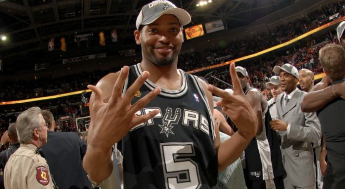 2) Robert Horry, one of the best role players ever, is the only player in NBA history to win multiple championships with 3 different teams.Rockets – 2 (’94, ’95)Lakers – 3 (’00, ’01, ’02)Spurs – 2 (’05, ’07)His teammates?Hakeem Olajuwon, Kobe & Shaq, and Tim Duncan.