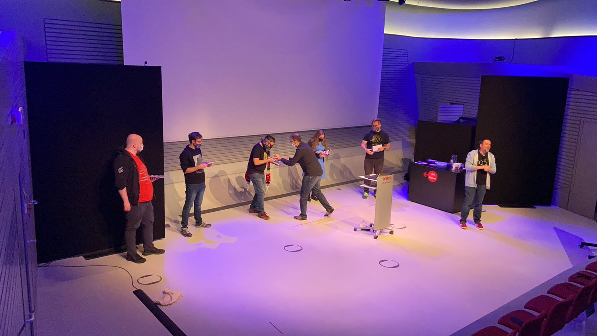 Auf dem YouTube-Kanal des <a href="/phaeno_WOB/">phaeno Wolfsburg</a> findest du die Aufzeichnung des Science Slam: youtu.be/6TVZAr9n844 #phaenowolfsburg #phaenomenale2020