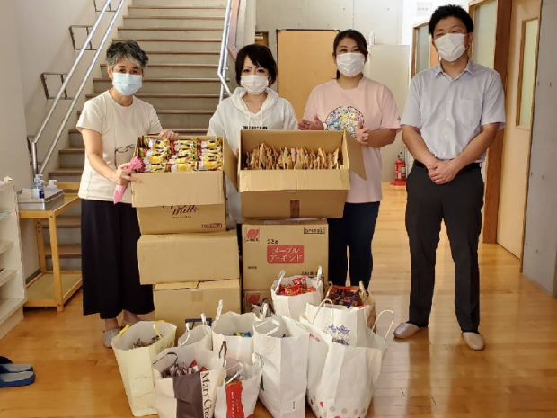 株式会社マルハン 公式 マルハン荒尾店のスタッフが 熊本県荒尾市にある児童養護施設 シオン園 様にお菓子を寄付いたしました 地域社会に貢献できるよう今後も継続していきます 詳細はこちら T Co 40nxoe9jij マルハン 荒尾 寄付 株式会社マルハン 公式 マルハン荒尾店のスタッフが 熊本県荒尾市にある児童養護施設 シオン園 様にお菓子を寄付いたしました 地域社会に貢献できるよう今後も継続していきます 詳細はこちら T Co 40nxoe9jij マルハン 荒尾 寄付