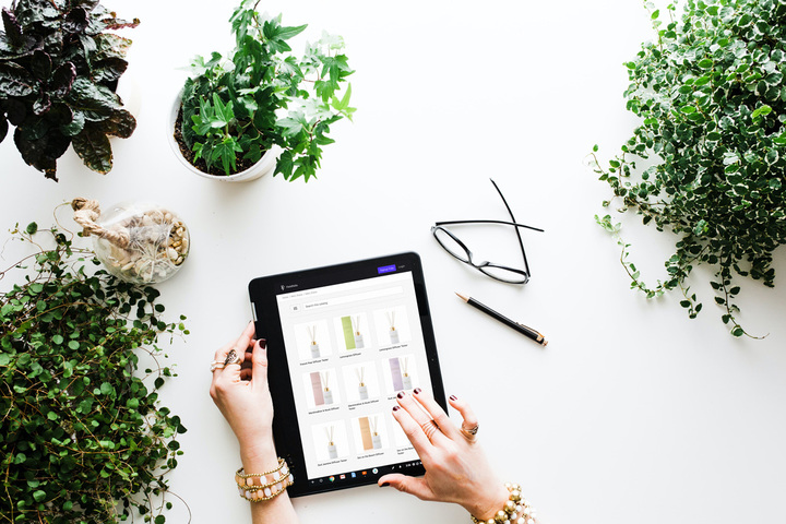 Fieldfolio's tweet image. B2C marketplaces like Amazon and eBay have been popular for a long time. Now B2B marketplaces are growing in popularity too. 

Read more about why you should use a #wholesalemarketplace to grow your business.

bit.ly/3kWZa4Q

#marketplace #B2Becommerce #wholesale