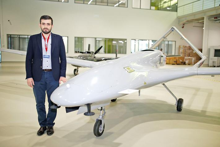 Adam, drone ordusu kuracağım dediğinde dalga geçiyorlardı. Bugün geldiğimiz noktada, Suriye, Lübnan ve Azerbaycan'da tüm dünya tanık oluyor.

Pkk mı? Onlara kıyak geçti, teröristler son nefeste tecrübe ediyorlar.😉